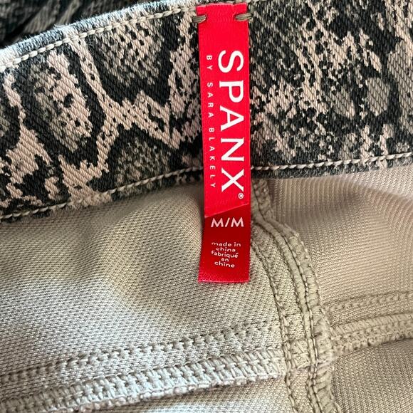Spanx Women's Leggings Taupe Snake Print Leggings Size Medium - Picture 3 of 5